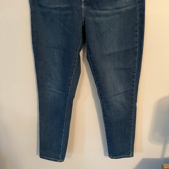 Signature by Levi Strauss Mid Rise Skinny Crop Jeans Size 8 / Waist 29 - Picture 2 of 6